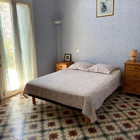 Grande Maison Familiale De 120 M2 Avec 4 Et Jardin, A * Canet-en-Roussillon