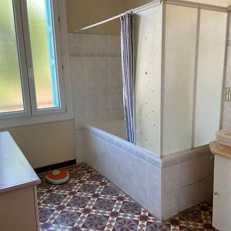 Grande Maison Familiale De 120 M2 Avec 4 Et Jardin, A