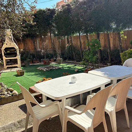 Grande Maison Familiale De 120 M2 Avec 4 Et Jardin, A * Canet-en-Roussillon